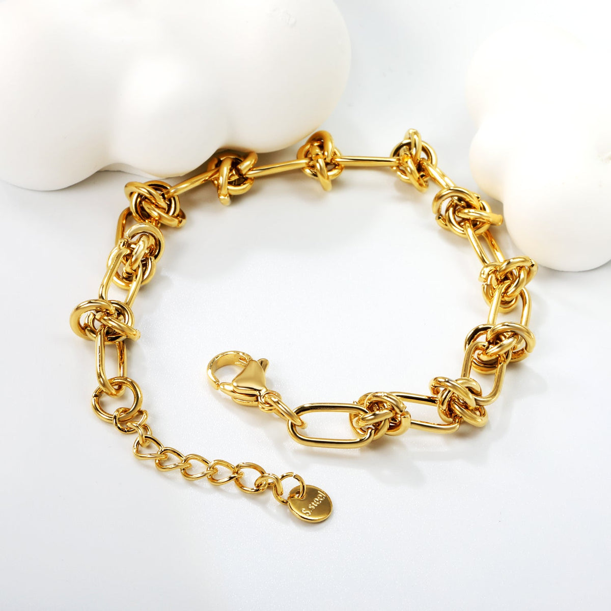 Bracelet à breloques en or torsadé