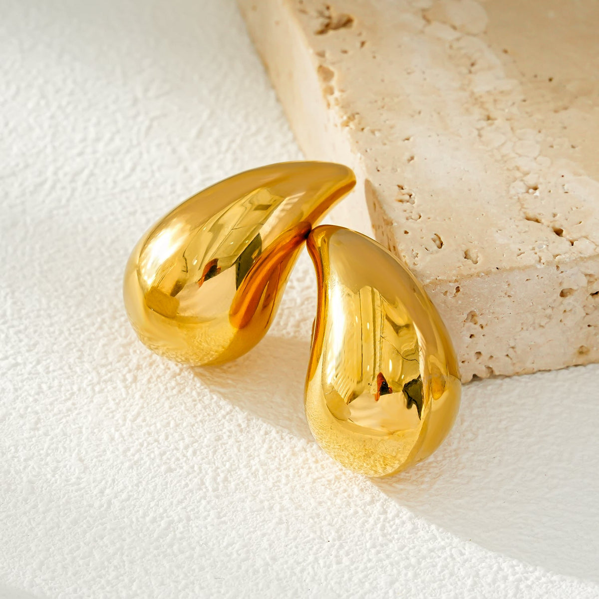 AVONTUR Gold : Clous d'oreilles pendantes en forme de goutte d'eau