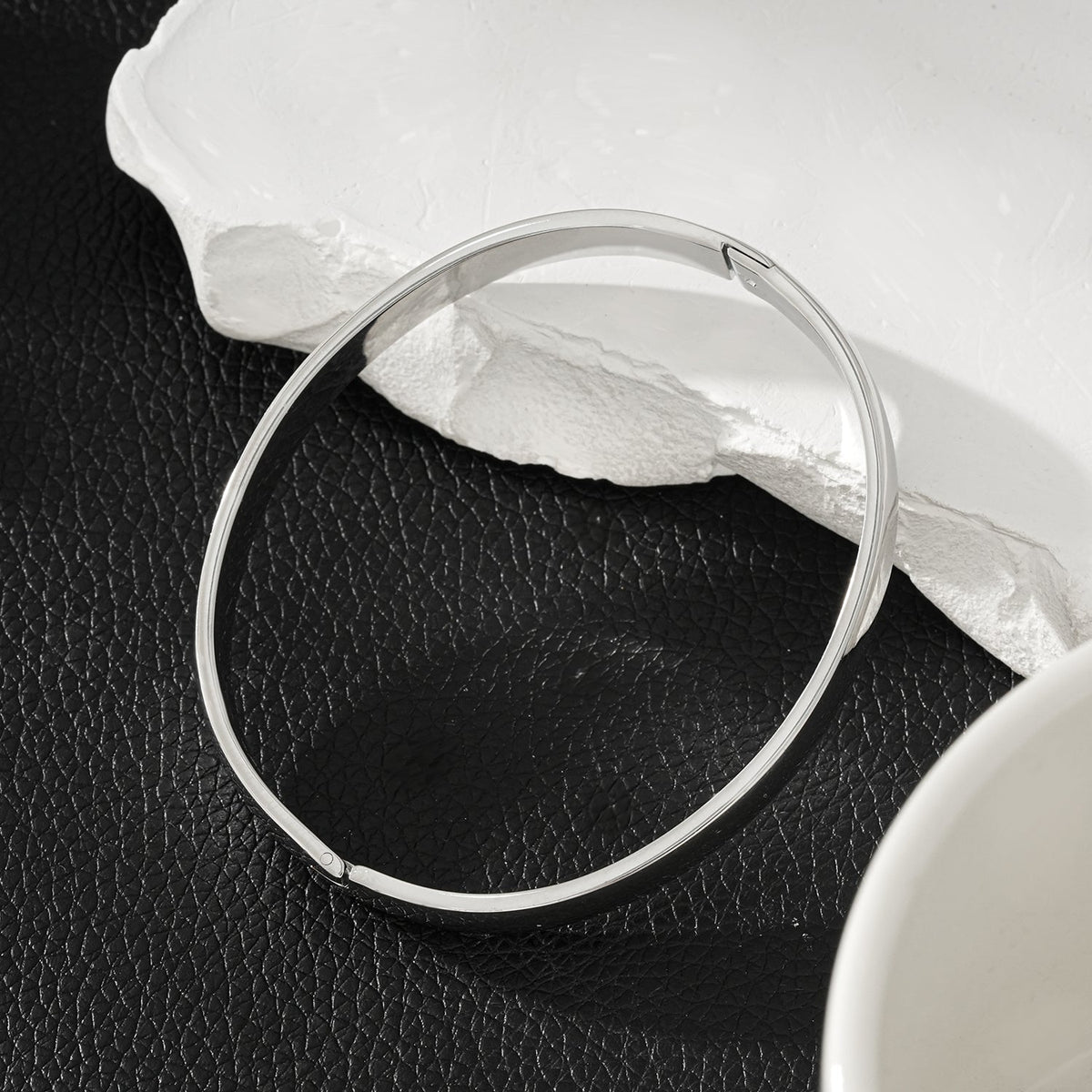 BAKOVAN : Bracelet jonc en argent de largeur moyenne pour homme ou femme