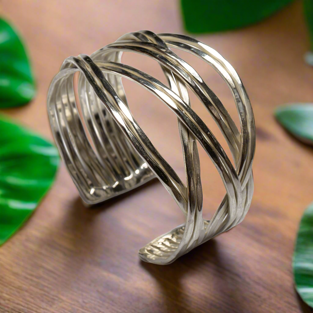 Manchette en métal torsadé – Couleur argent