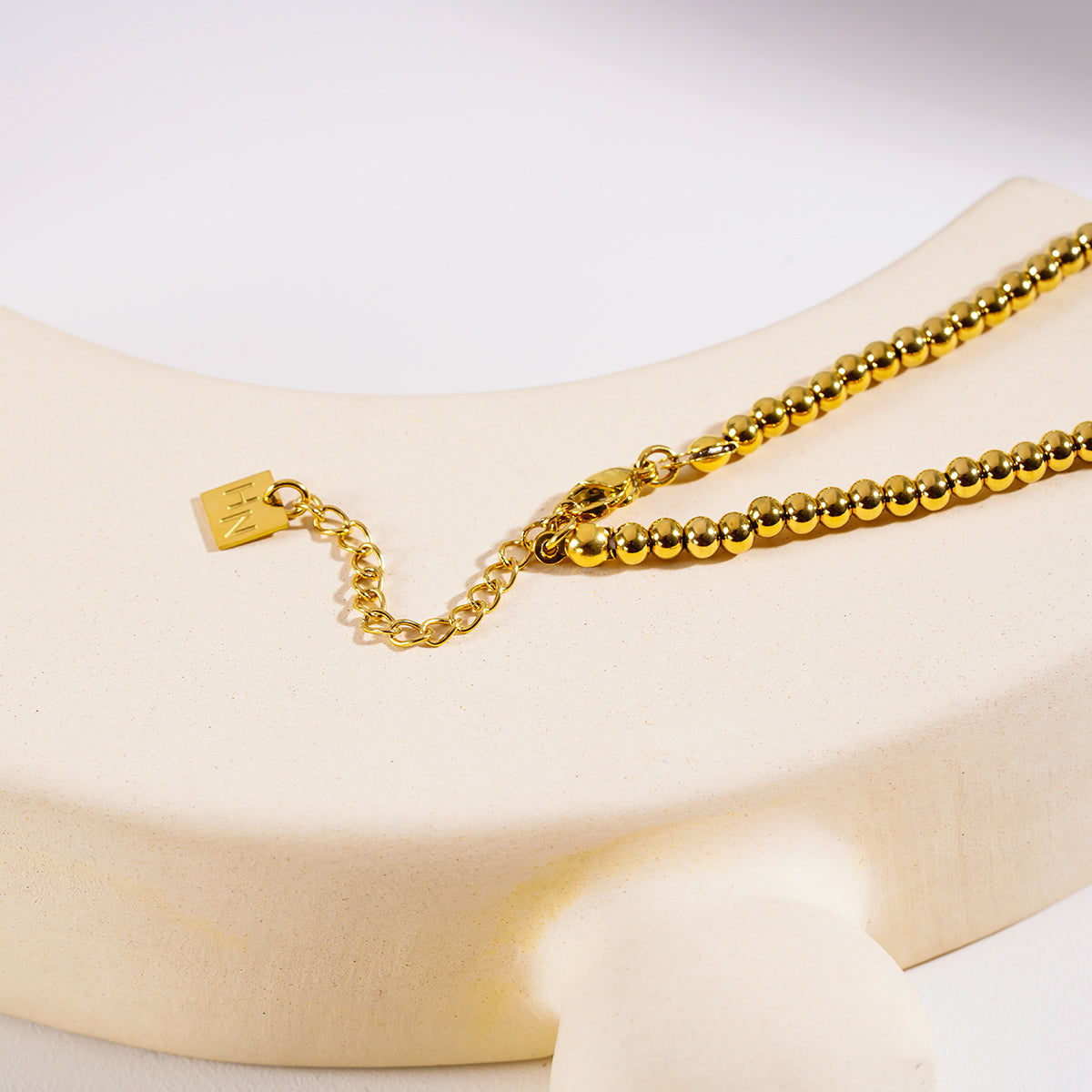 RIKKO : Collier contemporain à perles-boules