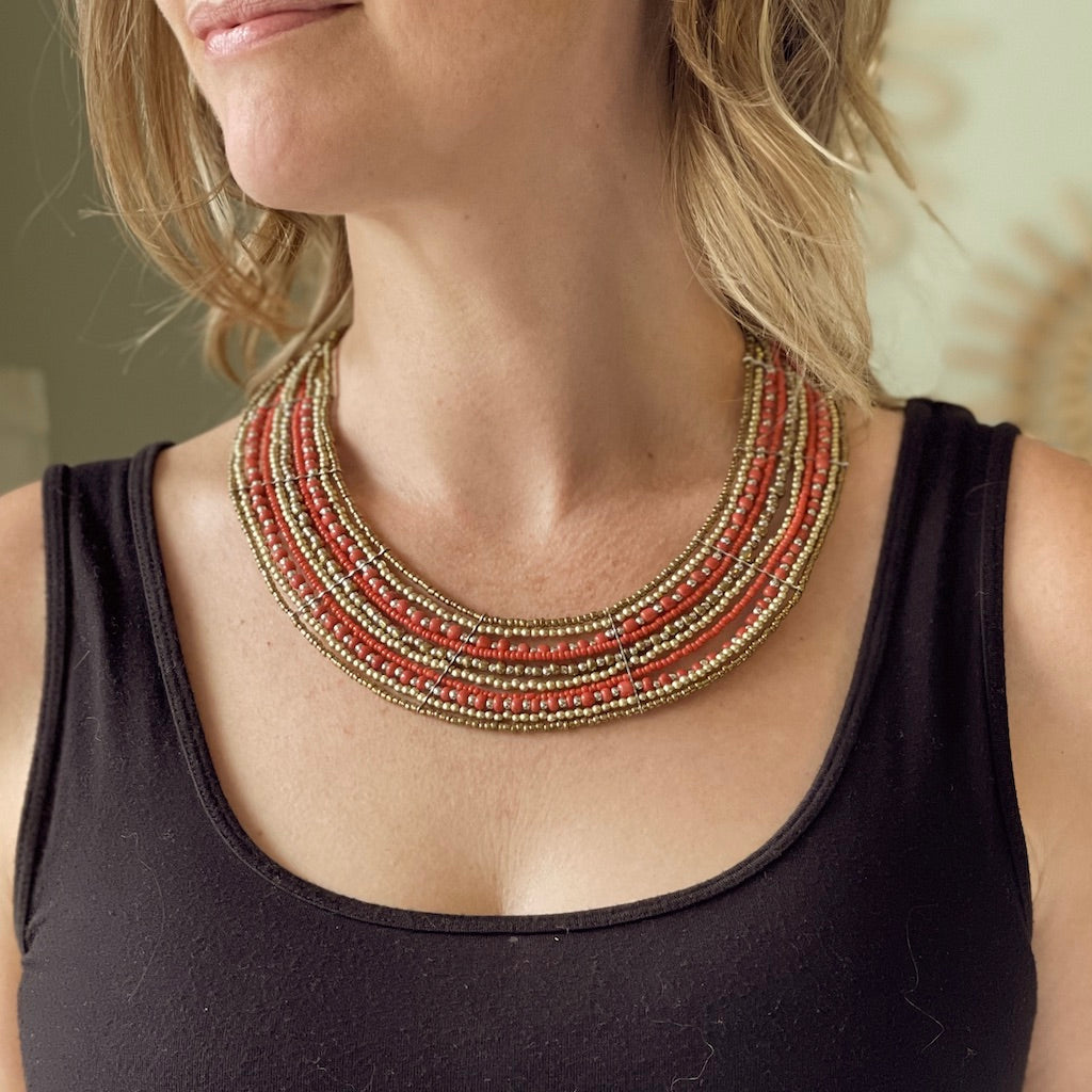 Collier plastron perlé