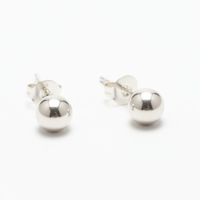 Boucles d'oreilles clous plaquées argent avec boule