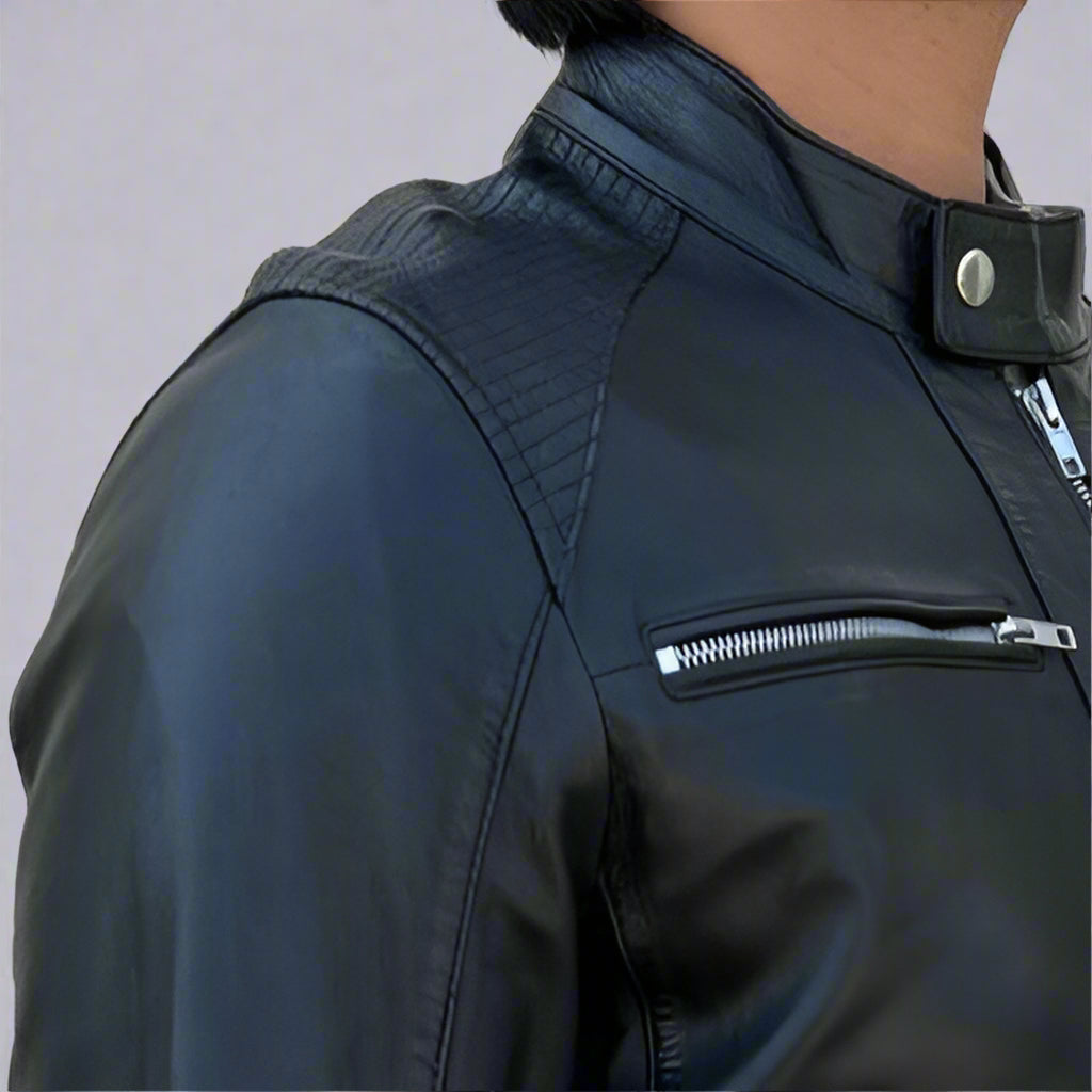 Blouson en cuir d'agneau pour homme. 4 poches, col montant boutonné et fermetures éclair argentées