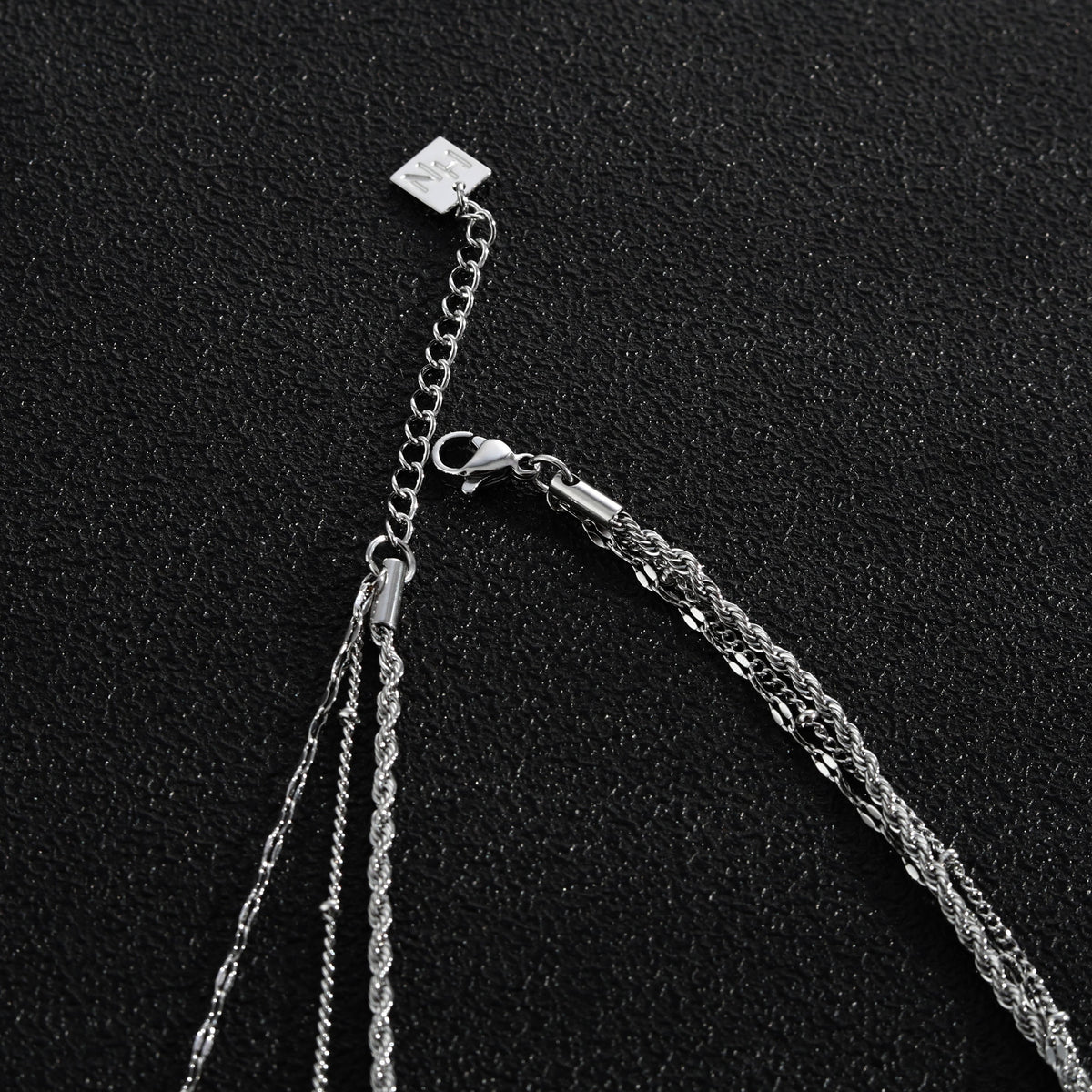 Collier ZURI à triple chaîne en argent