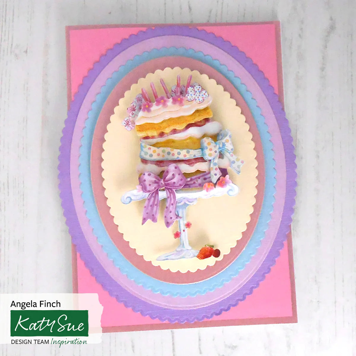 Découpage prédécoupé – Gâteau d'anniversaire étagé (Paquet de 3)