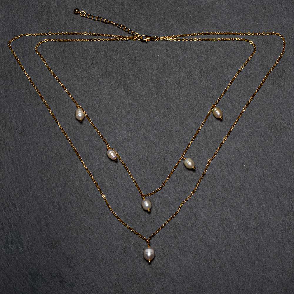 Collier double rang de perles et chaîne en plaqué or
