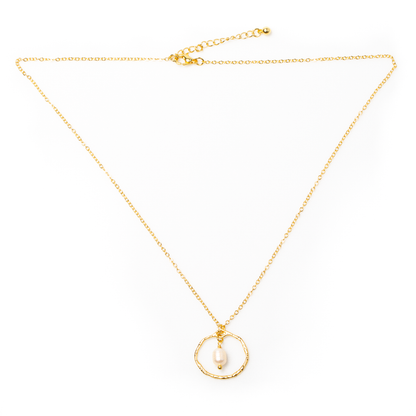 Collier simple en plaqué or avec anneau et perle