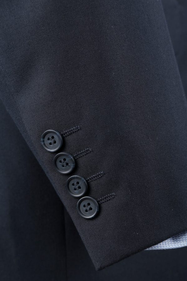 CRÉEZ VOTRE TENUE : Costume ajusté bleu marine (La tenue comprend un costume 2 pièces, une chemise, une cravate ou un nœud papillon, une pochette assortie et des chaussures)