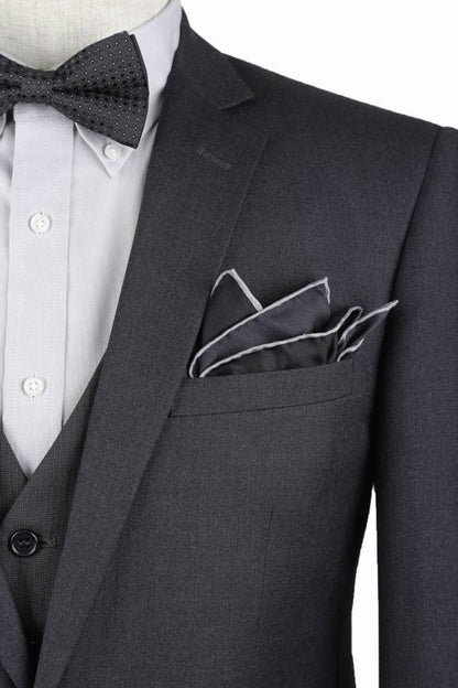 CRÉEZ VOTRE ENSEMBLE : Costume ajusté anthracite (L'ensemble comprend un costume 2 pièces, une chemise, une cravate ou un nœud papillon, une pochette assortie et des chaussures)