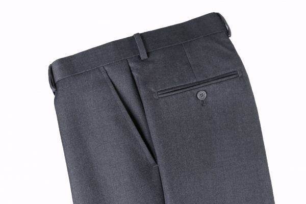 CRÉEZ VOTRE ENSEMBLE : Costume ajusté anthracite (L'ensemble comprend un costume 2 pièces, une chemise, une cravate ou un nœud papillon, une pochette assortie et des chaussures)