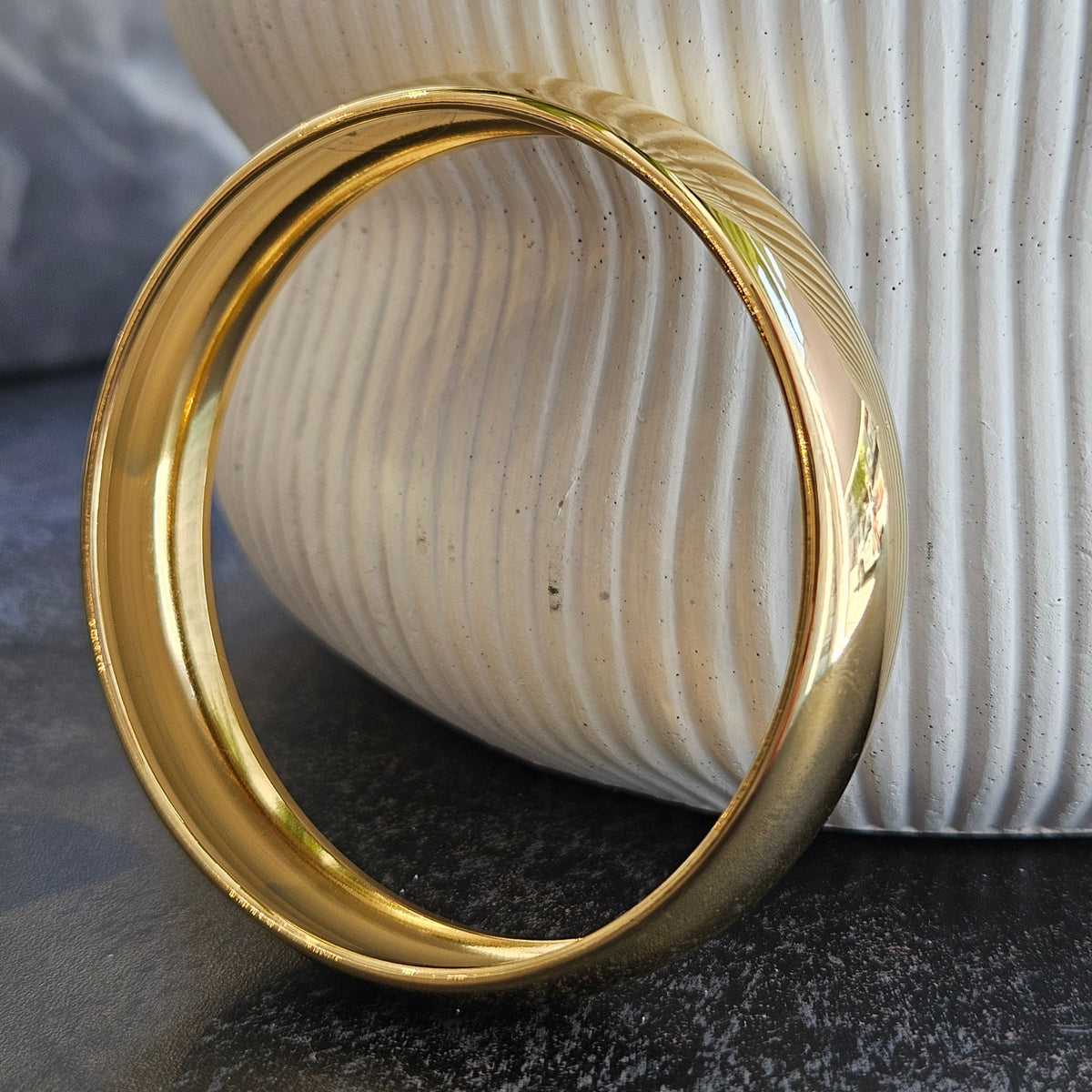 Style UMUAKOT : Bracelet à bande classique doré de largeur moyenne