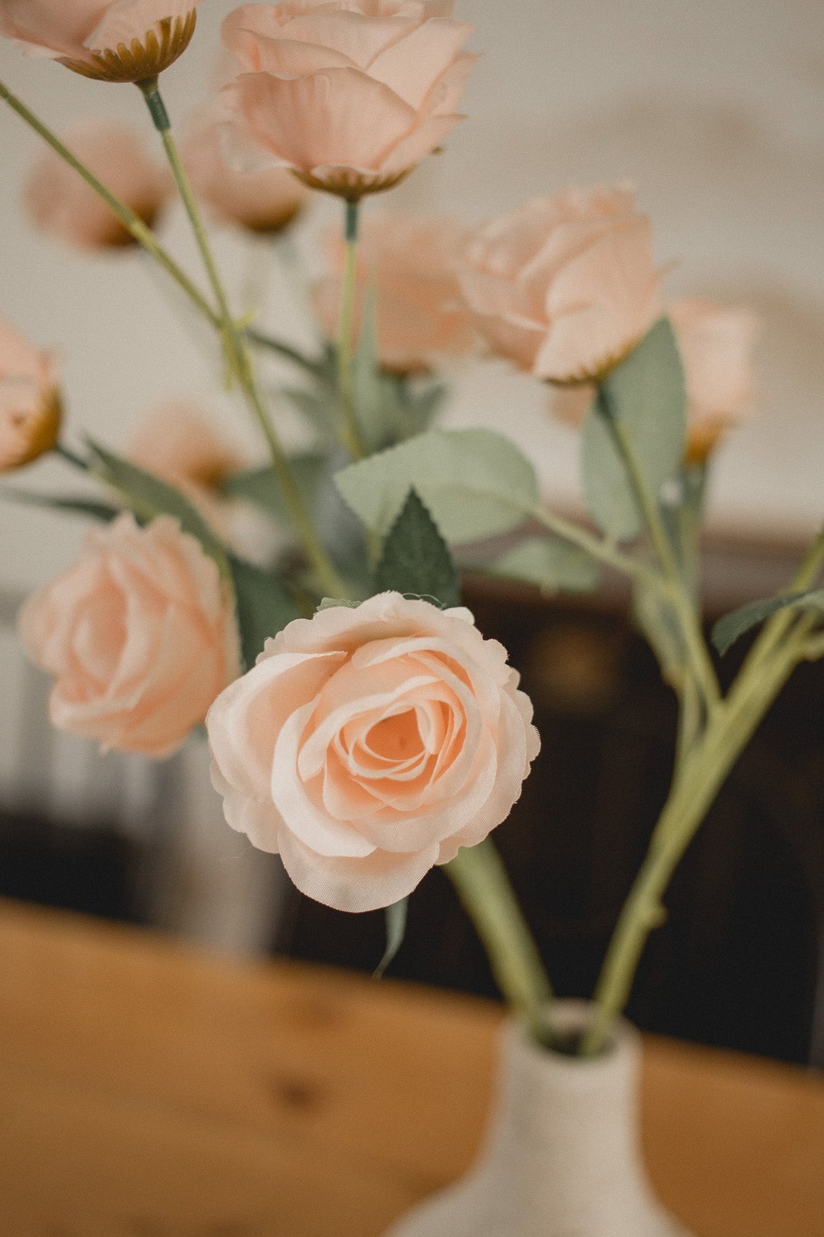 Tige de rose éclose de 6 fleurs