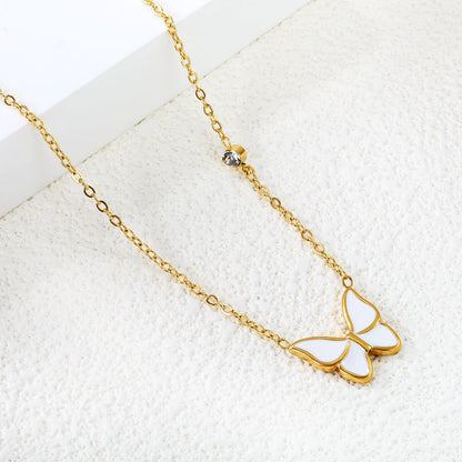 Collier pendentif papillon épanoui