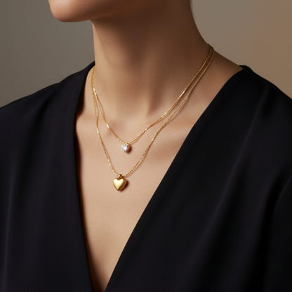 Collier en chaîne à cœurs superposés