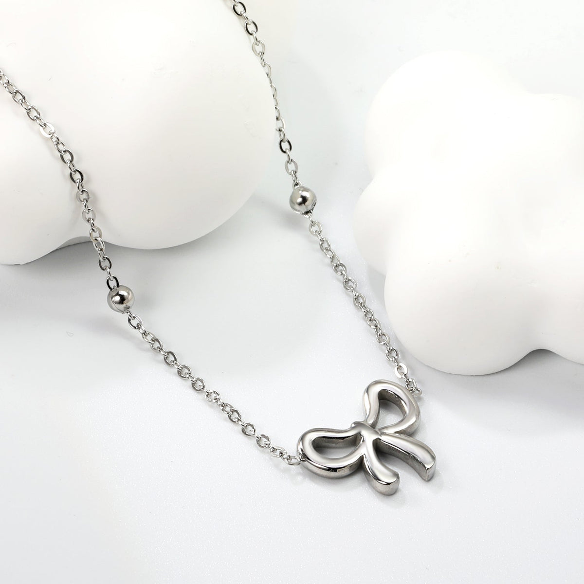 Collier nœud chic