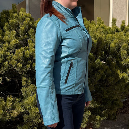 Veste Classique Femme en Cuir d'Agneau. Col Rond clouté, 4 Poches zippées et Surpiqûres Décoratives aux Épaules