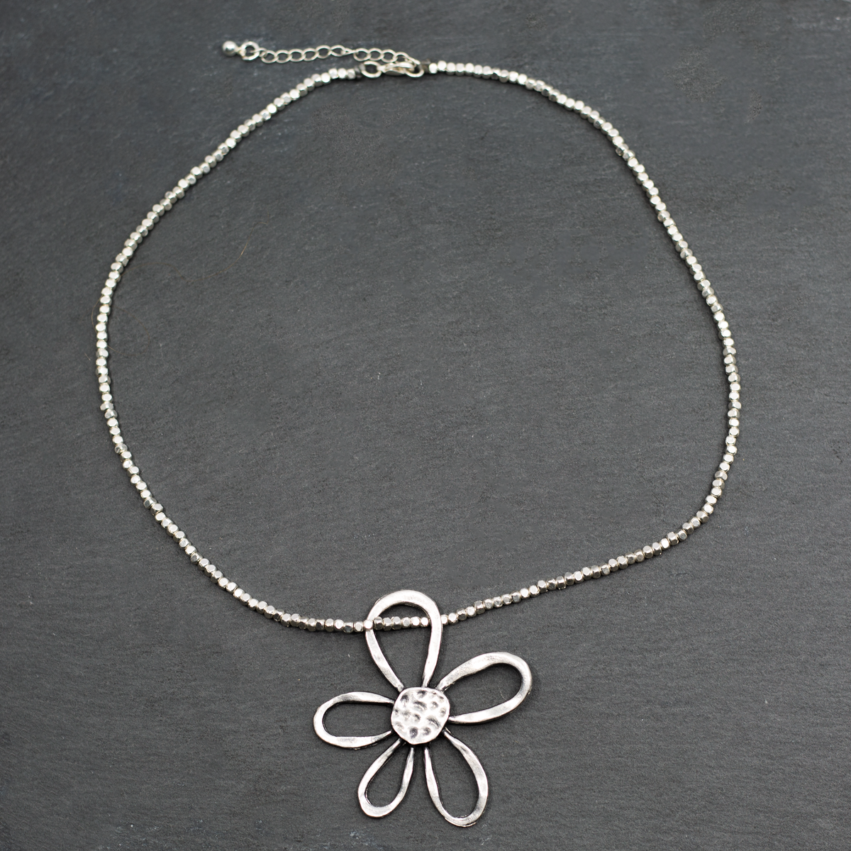 Collier fleur ouverte en plaqué argent