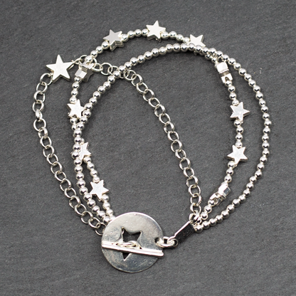 Bracelet multi-rangs en plaqué argent avec pendentif étoile et fermoir en T