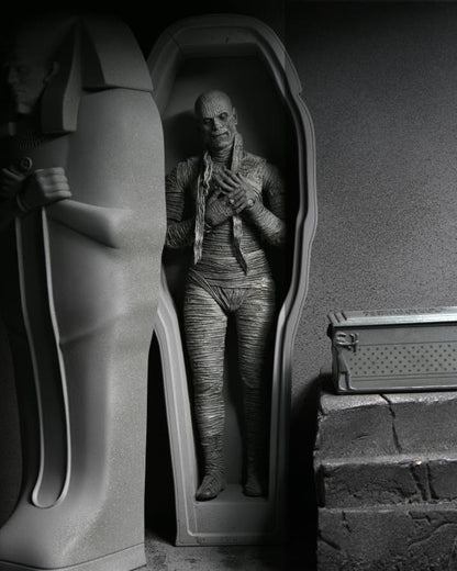 Universal Monsters Ultimate Mummy (Black & White) Figure
