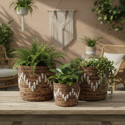 Panier jardinière zigzag en feuilles de bananier et macramé
