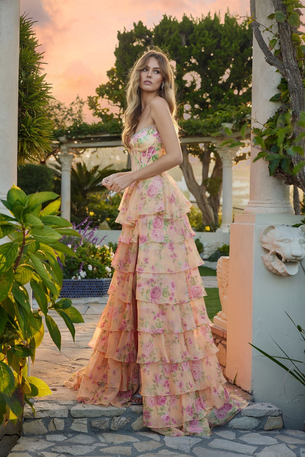 Robe longue étagée à imprimé floral