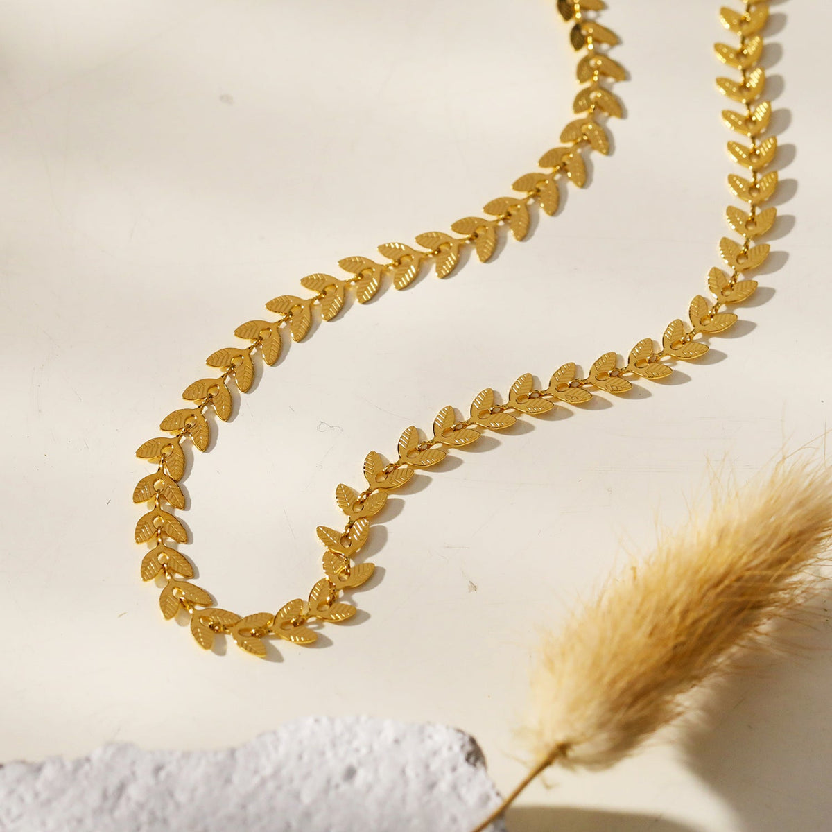 ALALA Gold : Collier feuille embossée beauté botanique