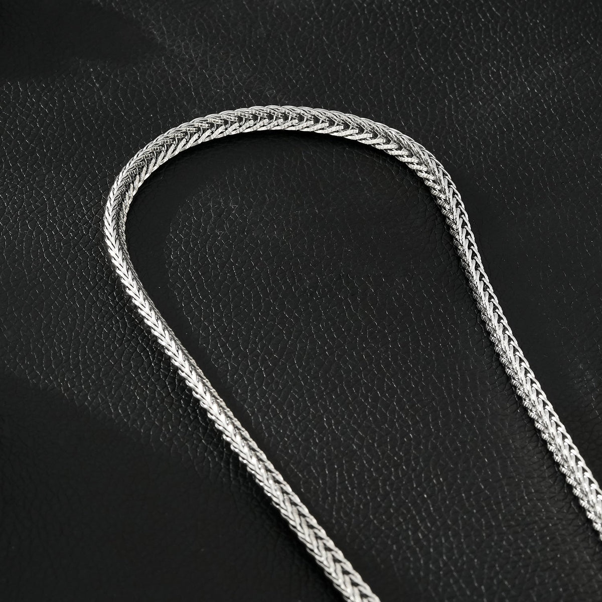 ALICE Silver (Or Blanc): Collier à Maillons Épais avec Pendentif Fermoir Anneau