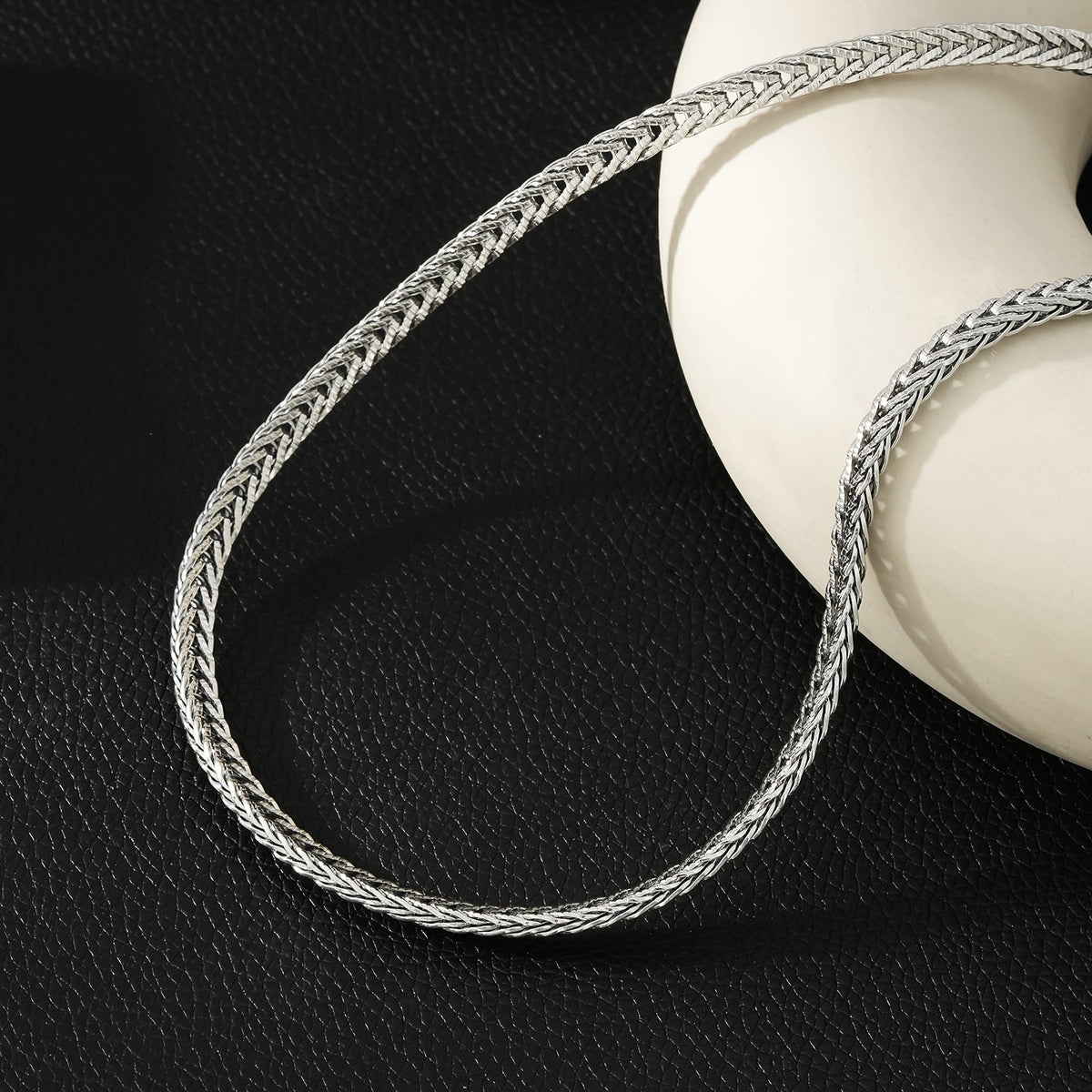 ALICE Silver (Or Blanc): Collier à Maillons Épais avec Pendentif Fermoir Anneau