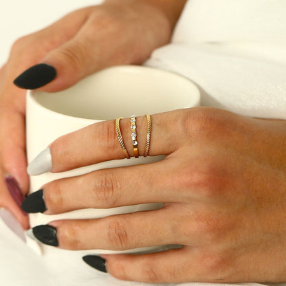 AMALIA: Bague en or ornée de zircone triple épaisseur