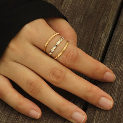 AMALIA: Bague en or ornée de zircone triple épaisseur