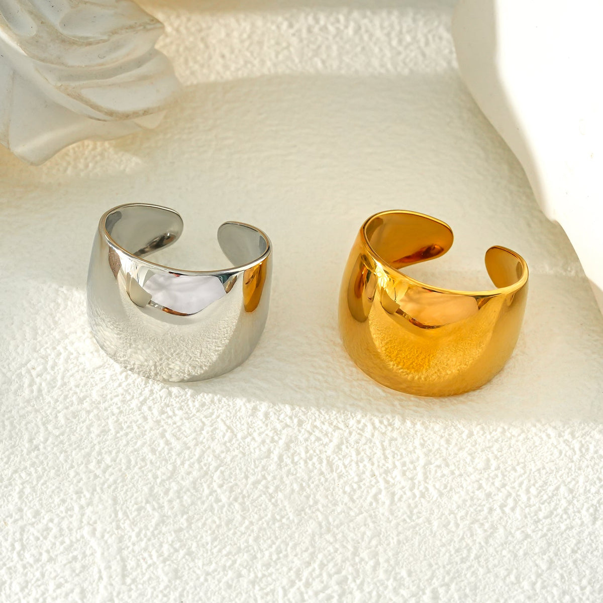 ARILOGO : Bague moderne large en or