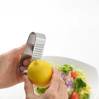 Râpe manuelle Eatoco Oros – Zesteur à condiments compact en acier inoxydable japonais