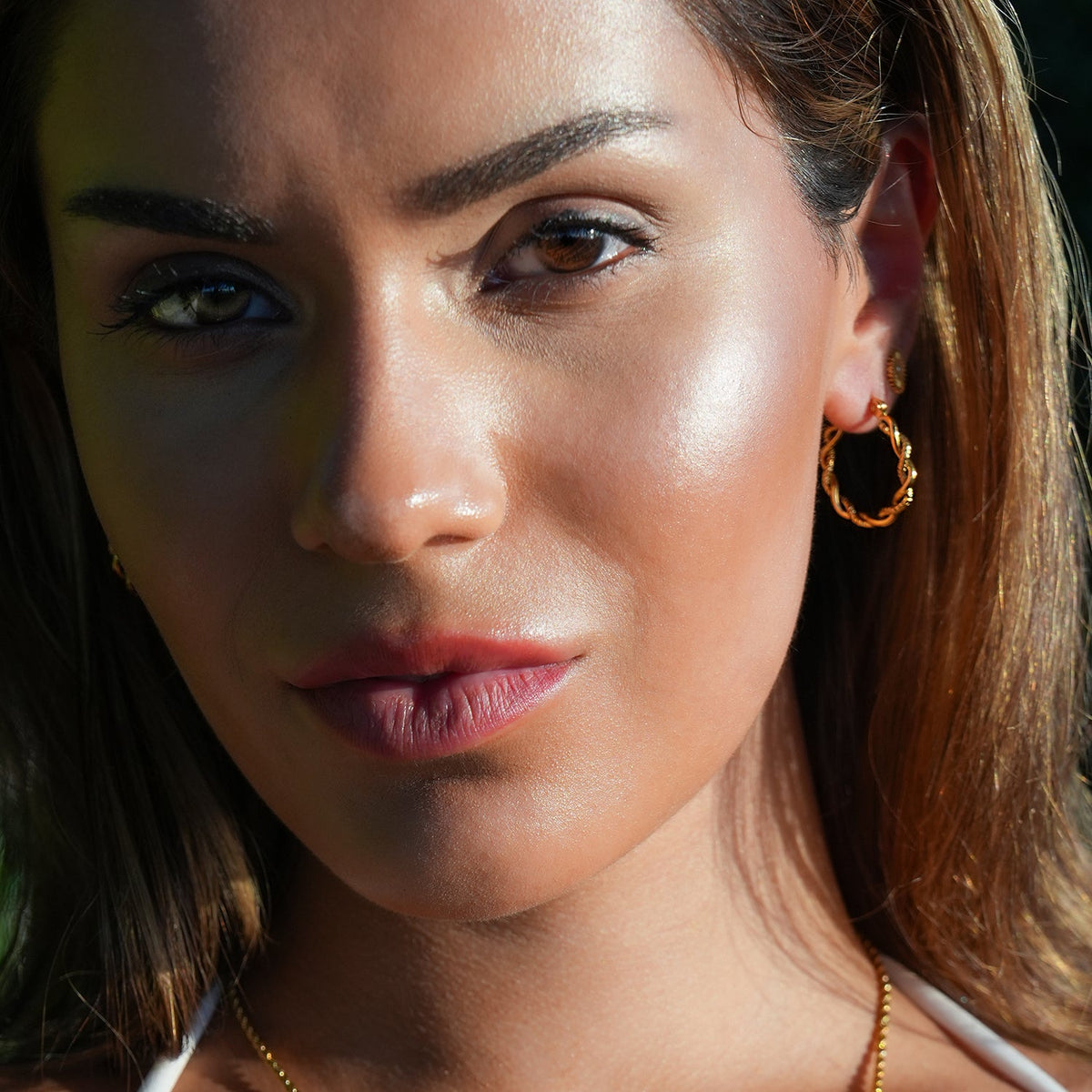 BARBARA Gold: Contrast Textured Twisted Rope Hoop Earrings