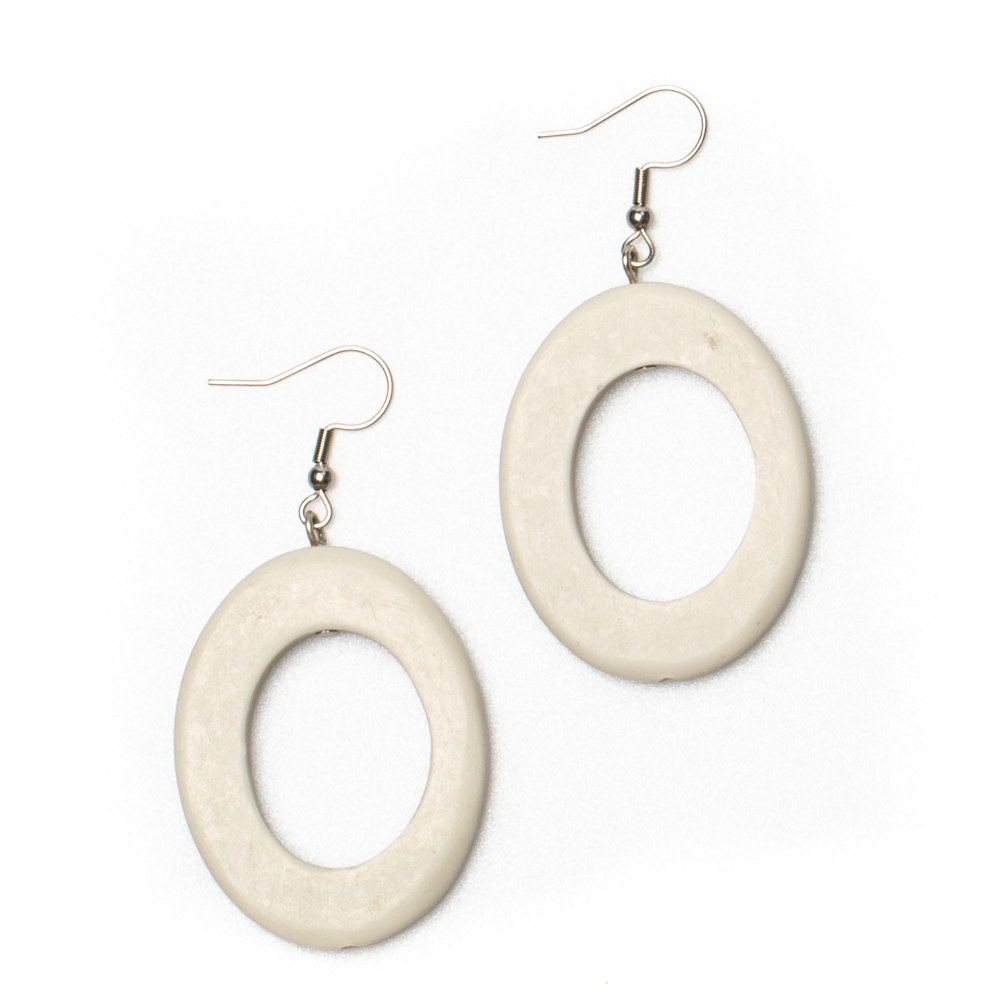 Boucles d'oreilles créoles simples en résine