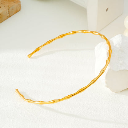 BENONI Gold: Bamboo Textured Choker Collar Necklace.