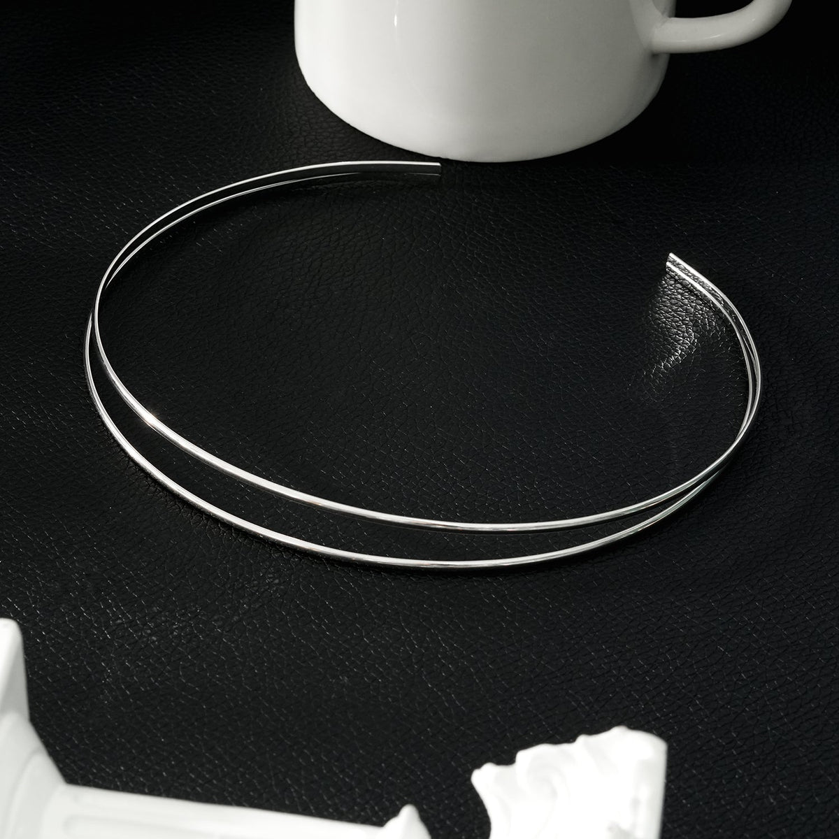 BETHANIE Argent (Or Blanc) : Collier ras-du-cou double bande.