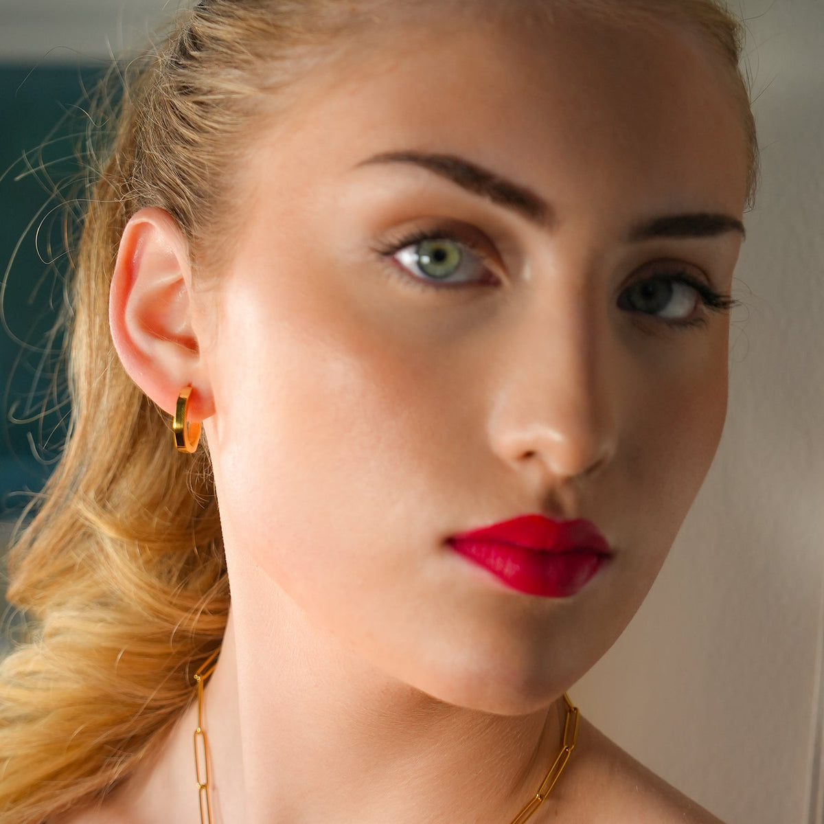 Boucles d'oreilles créoles géométriques contemporaines CALAU Gold