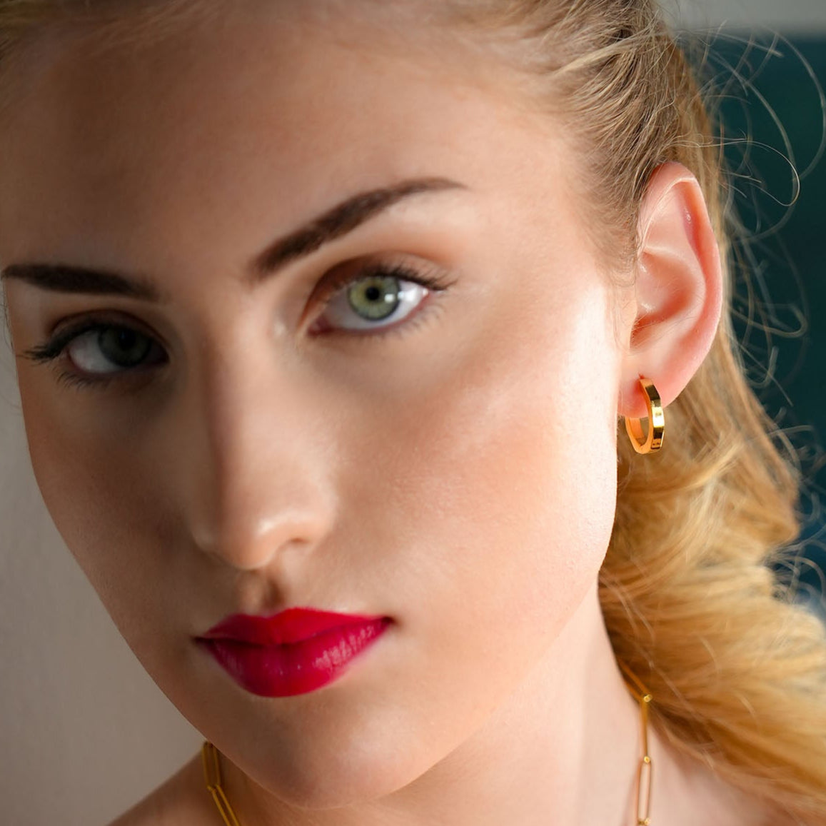 Boucles d'oreilles créoles géométriques contemporaines CALAU Gold