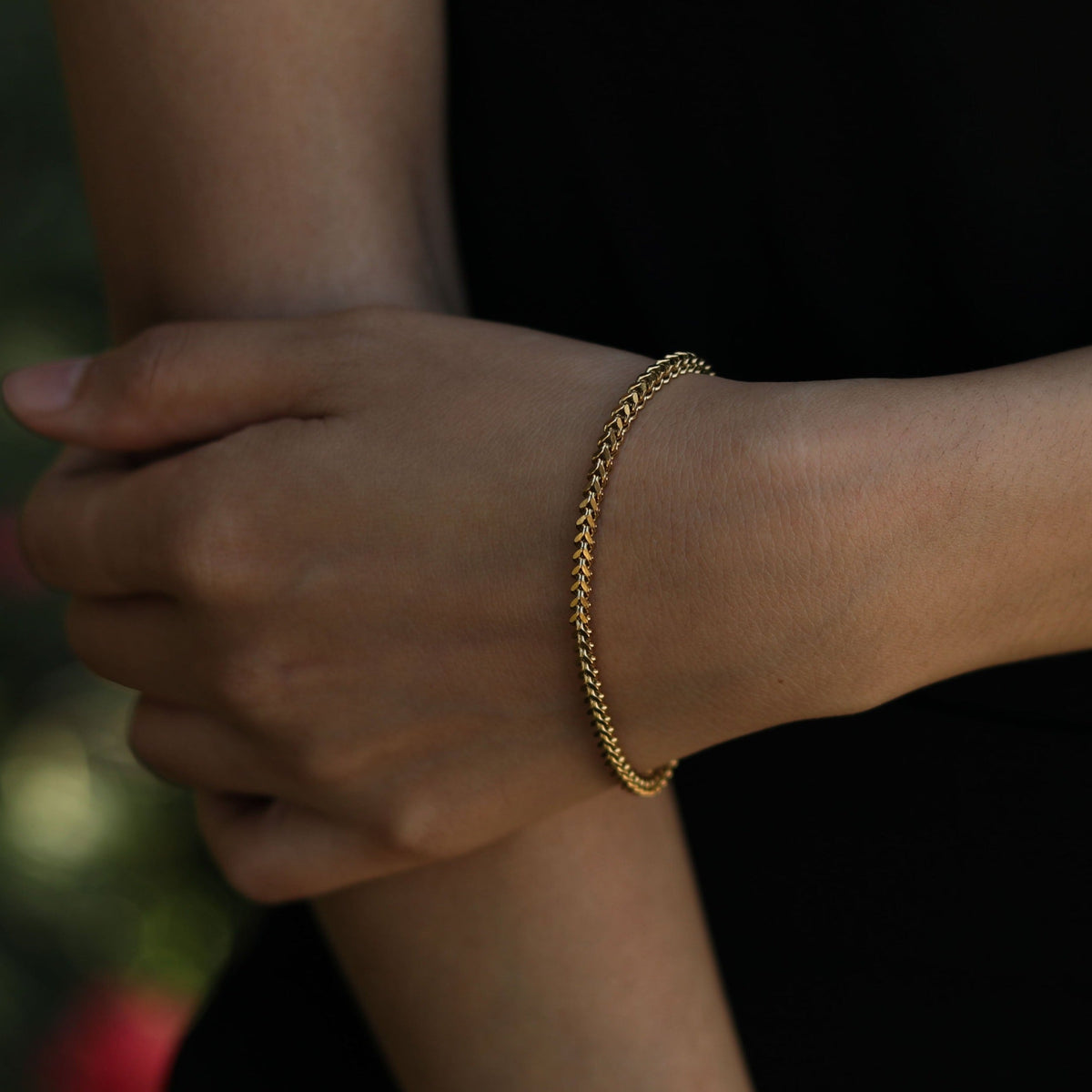 BRIELLA Bracelet chaîne maille cubaine en or