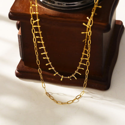 BRONTE : Collier superposé à 2 chaînes avec chaîne minimaliste à maillons trombone et chaîne à maillons ornée d'un crochet