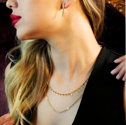 BRONTE : Collier superposé à 2 chaînes avec chaîne minimaliste à maillons trombone et chaîne à maillons ornée d'un crochet