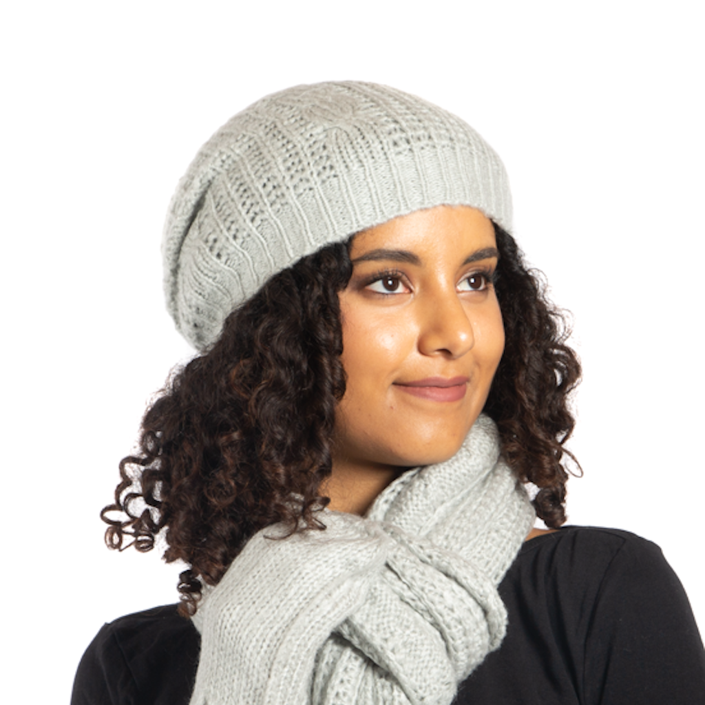 Bonnet en tricot torsadé