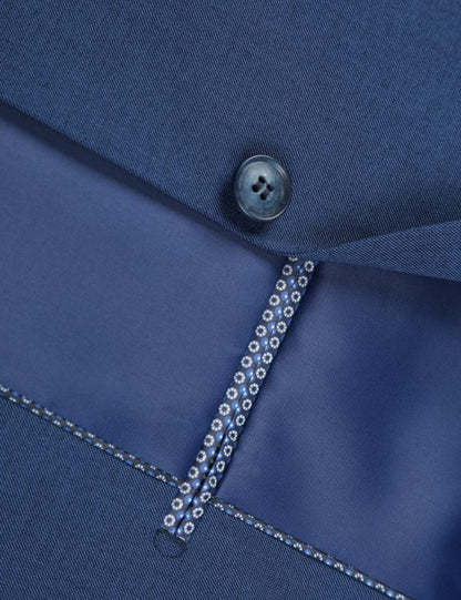 CRÉEZ VOTRE FORFAIT : Costume ajusté extensible bleu (Le forfait comprend : un costume 2 pièces, une chemise, une cravate ou un nœud papillon, une pochette assortie et des chaussures)