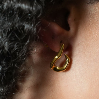 Boucles d'oreilles créoles forme abstraite CAGLIO dorées