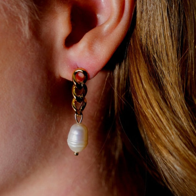 Boucles d'oreilles pendantes CATH en perles de culture d'eau douce