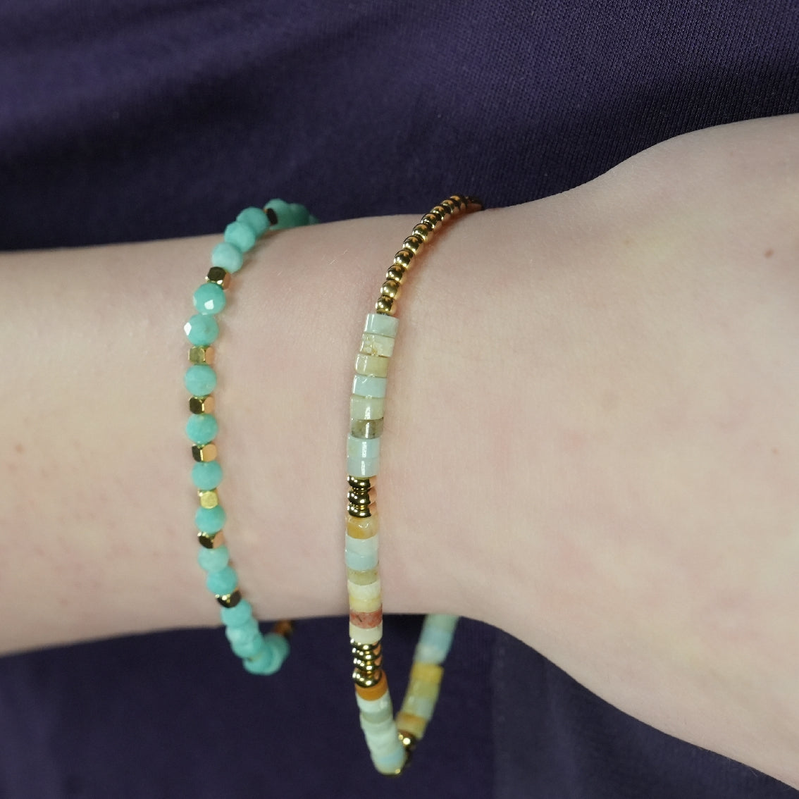 Modèle CLEMENTINA : Bracelet perles dorées et pierres d'amazonite
