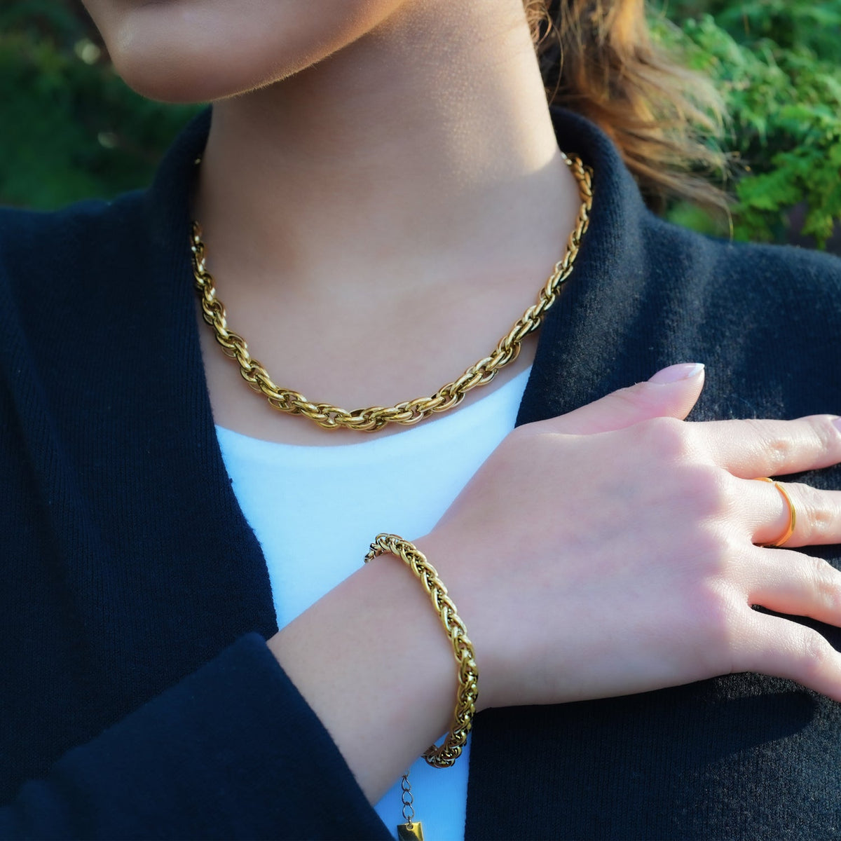 Style CLOVELLY : Bracelet épais à mailles ovales entrelacées