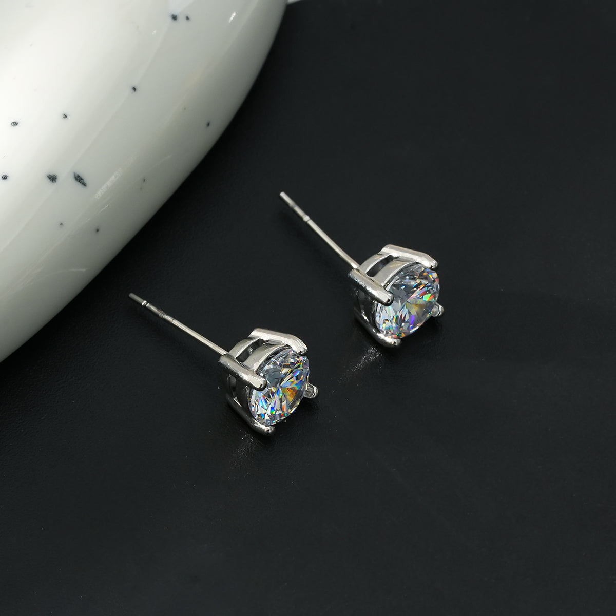 CODI Silver (Or Blanc) : Clous d'oreilles essentiels quotidiens en Moissanite (Alternative au Diamant)