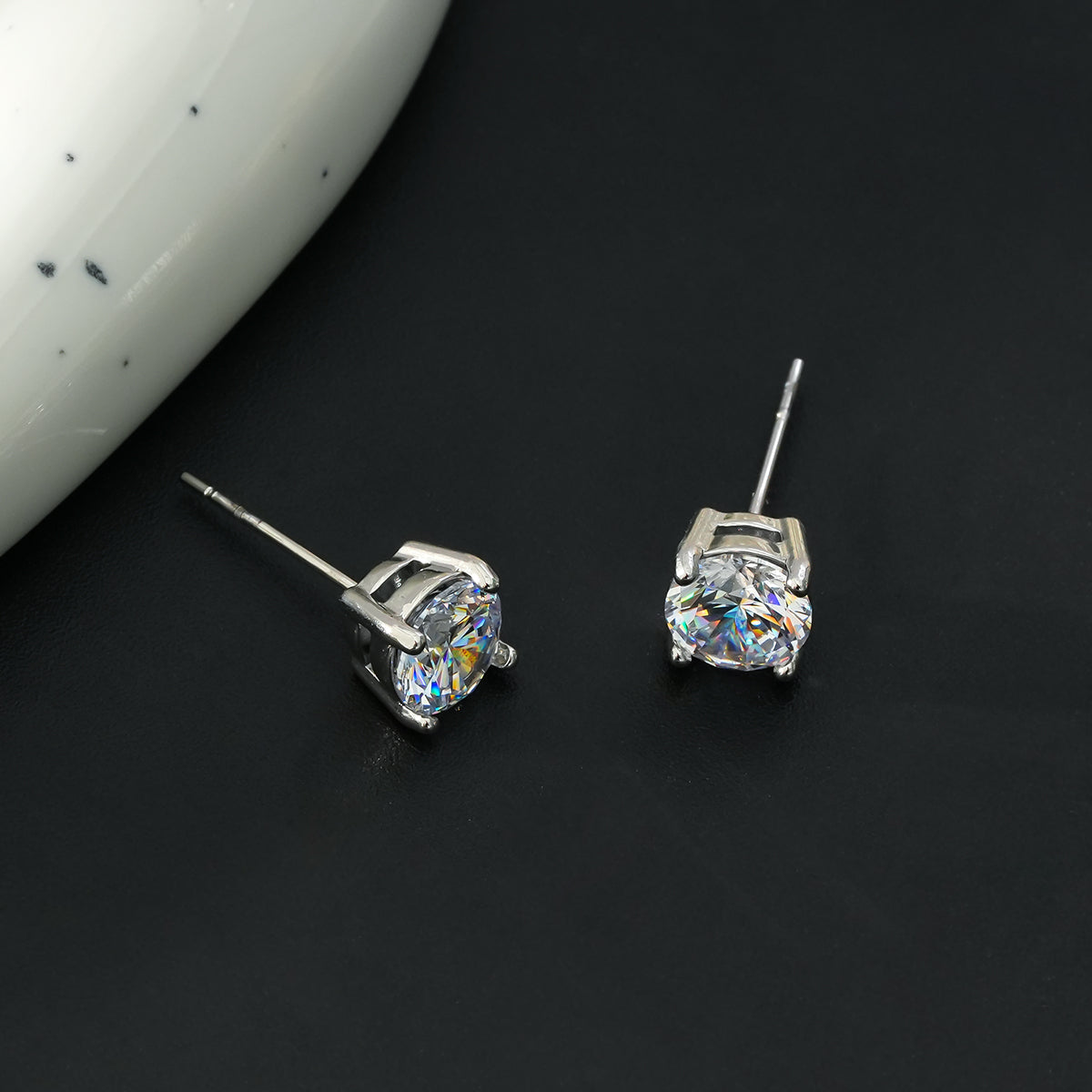 CODI Silver (Or Blanc) : Clous d'oreilles essentiels quotidiens en Moissanite (Alternative au Diamant)